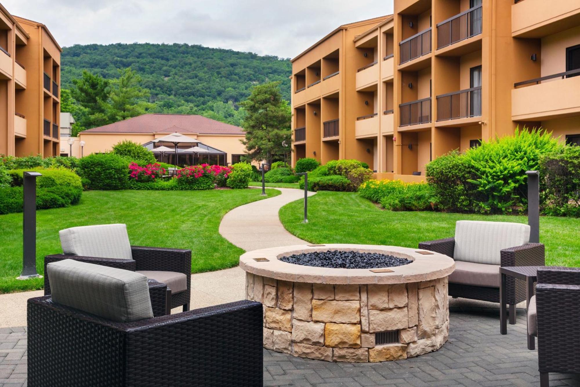 Hotel Courtyard By Marriott Mahwah Extérieur photo